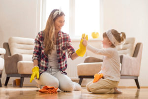 shutterstock 1038166888 Daughter,And,Mother,Cleaning,Home,Together,And,Having,Fun.